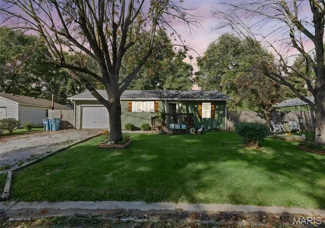 Photo 3 of Single family home for sale at 17089 Apache Dr, Jerseyville, IL 62052 | MLS# MIS26067897 | Listing updated on 2026-10-23