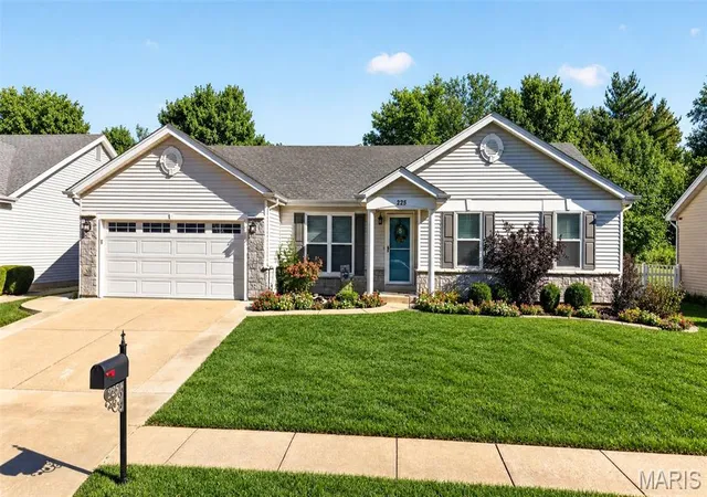 Photo 1 of Single family home for sale at 225 Royallsprings Pkwy, O Fallon, MO 63368 | MLS# MIS26067900 | Listing updated on 2026-10-28