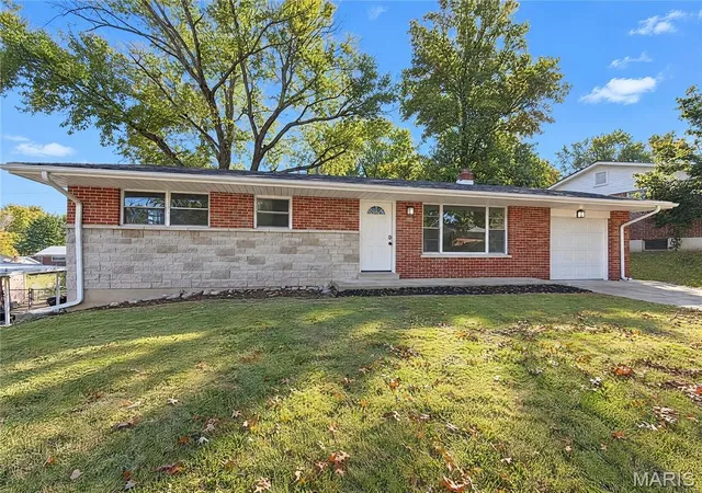 Photo 1 of Sale Pending at 2322 Ruckert Ave, Saint Louis, MO 63114 | MLS# MIS26067905 | Listing updated on 2026-10-29