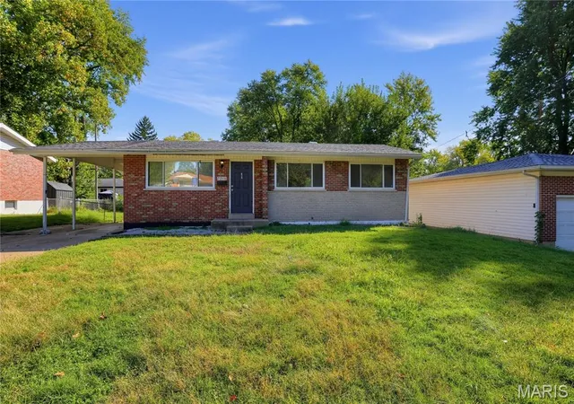 Photo 1 of Single family home for sale at 7016 Marlac Dr, Hazelwood, MO 63042 | MLS# MIS26067907 | Listing updated on 2026-10-26