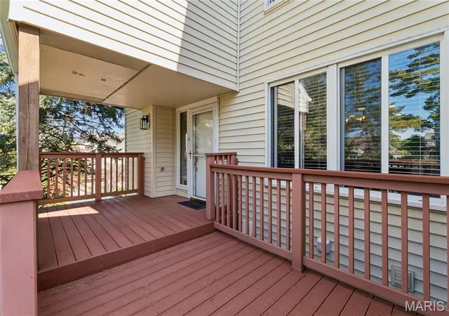 Condo for sale at 1717 Highview Cir Ct, Ballwin, MO 63021 | MLS# MIS26067917