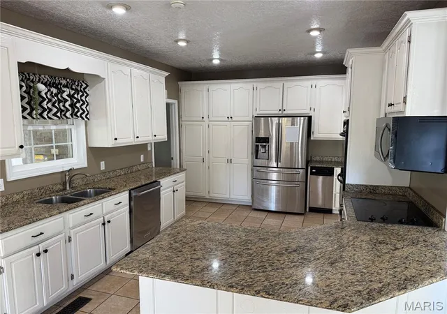 Photo 3 of Single family home for sale at 431 Pine St, Caruthersville, MO 63830 | MLS# MIS26067926 | Listing updated on 2026-10-28