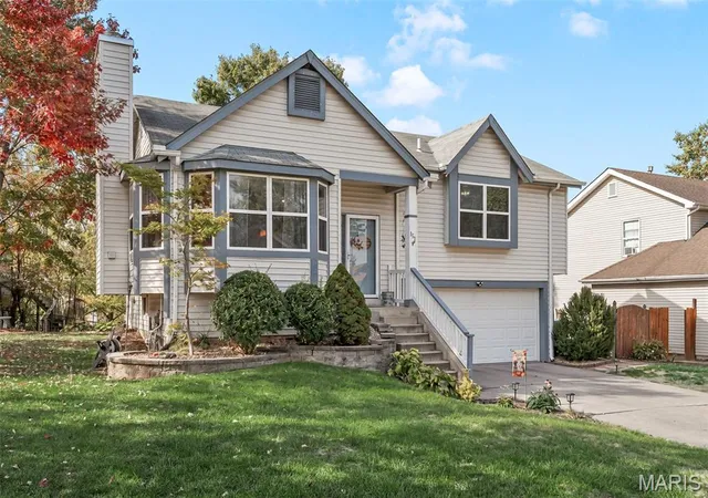 Photo 1 of Single family home for sale at 151 Aspencade Cir, Saint Peters, MO 63376 | MLS# MIS26067941 | Listing updated on 2026-10-28