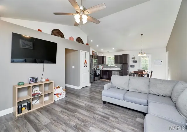 Photo 3 of Single family home for sale at 116 Colton Jesse Dr, Winfield, MO 63389 | MLS# MIS26067946 | Listing updated on 2026-10-28
