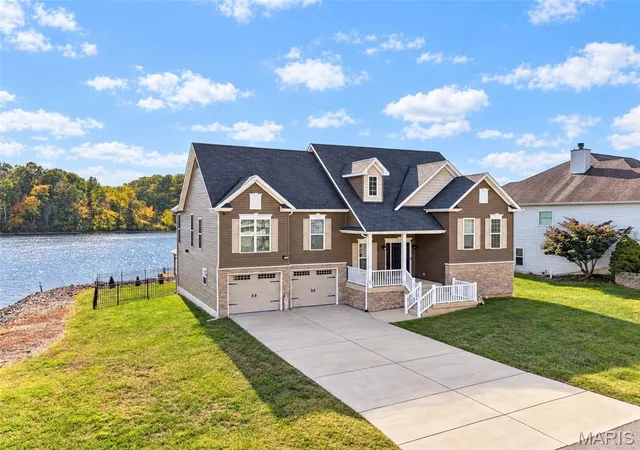 Photo 4 of Single family home for sale at 10202 Village Dr, Foristell, MO 63348 | MLS# MIS26067952 | Listing updated on 2026-10-28