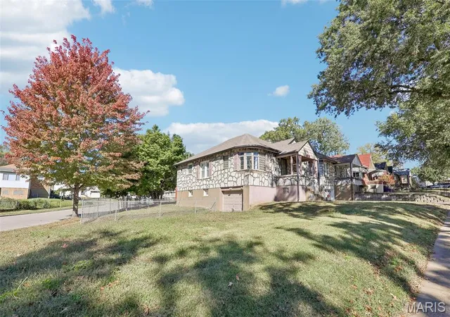 Photo 2 of Single family home for sale at 3201 Capehart Dr, Saint Louis, MO 63121 | MLS# MIS26067954 | Listing updated on 2026-10-29