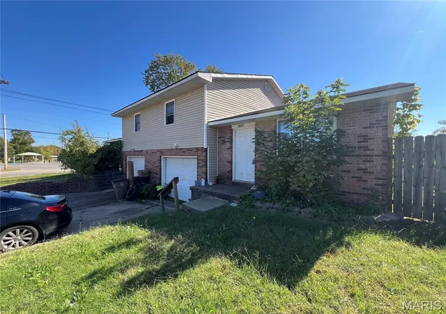 Photo 3 of Multi family home for sale at 2605 2607 Themis St, Cape Girardeau, MO 63701 | MLS# MIS26067979 | Listing updated on 2026-10-28