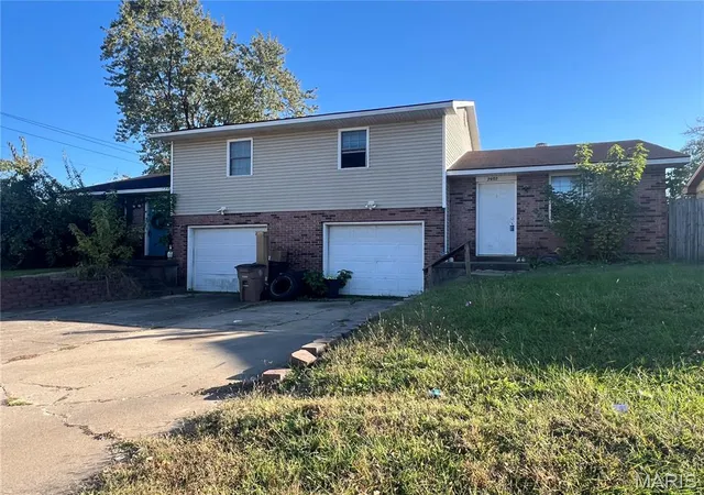 Photo 2 of Multi family home for sale at 2605 2607 Themis St, Cape Girardeau, MO 63701 | MLS# MIS26067979 | Listing updated on 2026-10-28