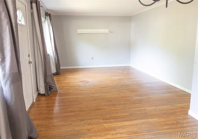 Photo 2 of Sale Pending at 880 Preakness Ln, Florissant, MO 63033 | MLS# MIS26067986 | Listing updated on 2026-10-30