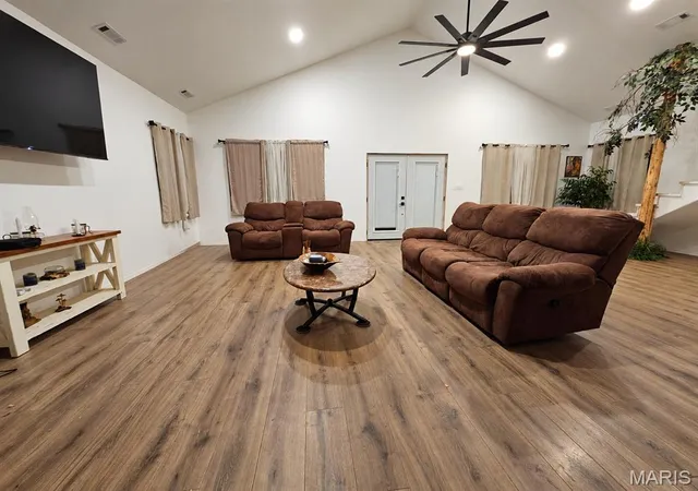 Photo 3 of Single family home for sale at 110 E Pine St, Van Buren, MO 63965 | MLS# MIS26067991 | Listing updated on 2026-10-28