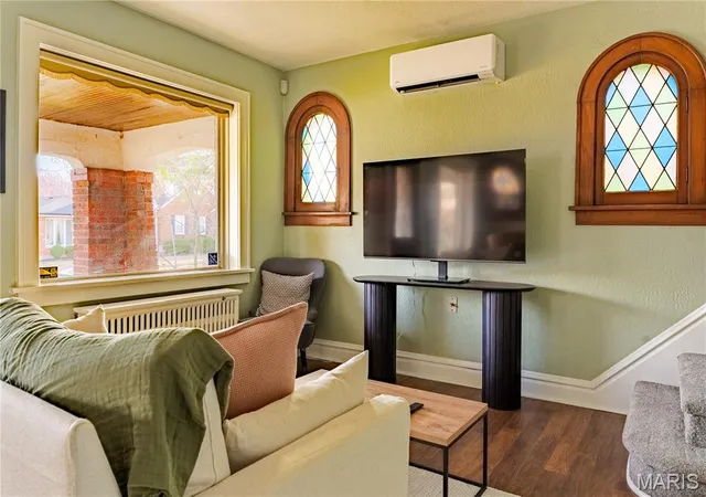 Photo 4 of Single family home for sale at 5651 Nottingham Ave, Saint Louis, MO 63109 | MLS# MIS26067998 | Listing updated on 2026-10-30