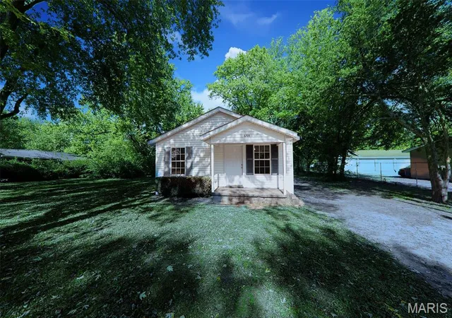 Single family home for sale at 8735 Botanical Ave, Caseyville, IL 62232 | MLS# MIS26067999