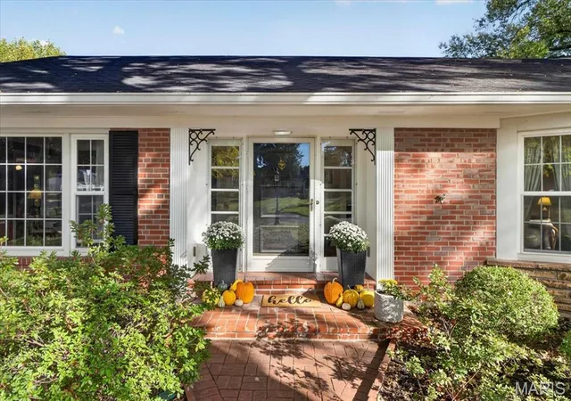 Photo 1 of Single family home for sale at 9000 Stonebridge Dr, Saint Louis, MO 63117 | MLS# MIS26068001 | Listing updated on 2026-10-28