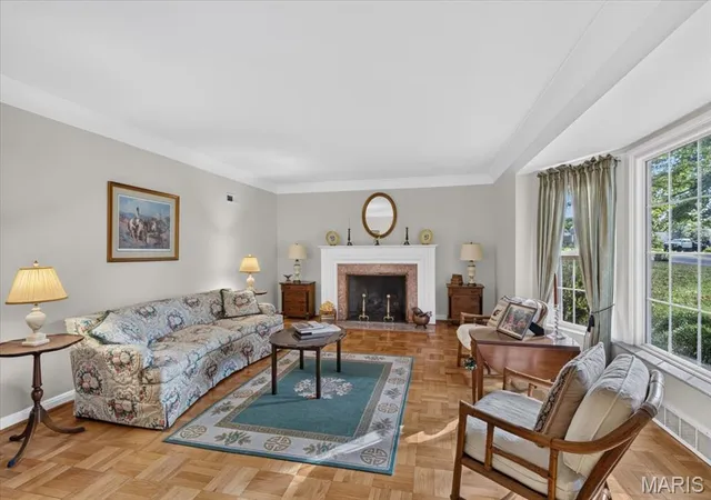 Photo 4 of Single family home for sale at 9000 Stonebridge Dr, Saint Louis, MO 63117 | MLS# MIS26068001 | Listing updated on 2026-10-28