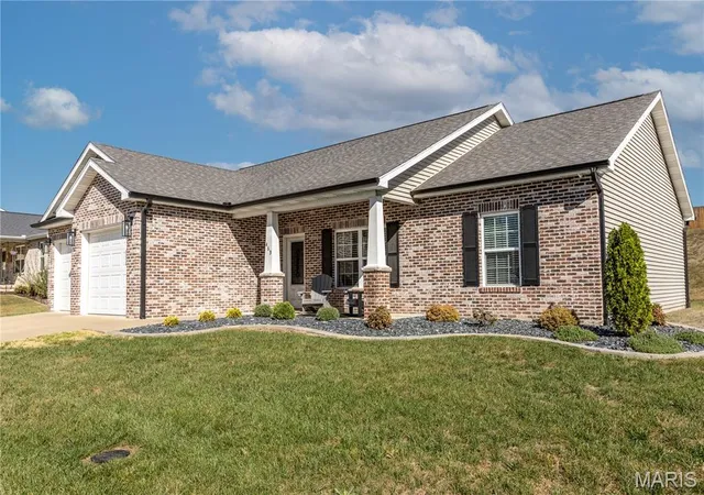 Photo 2 of Single family home for sale at 463 Castle Leoch Dr, Jackson, MO 63755 | MLS# MIS26068003 | Listing updated on 2026-10-26