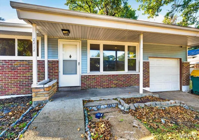 Photo 3 of Sale Pending at 2212 Collett Dr, Saint Louis, MO 63136 | MLS# MIS26068004 | Listing updated on 2026-10-28