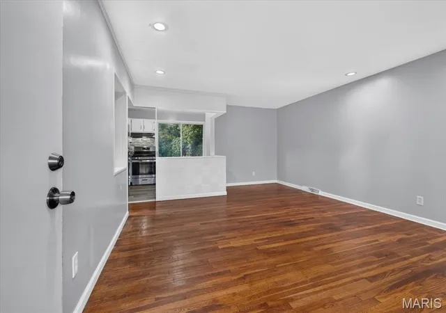 Photo 3 of Sale Pending at 2212 Collett Dr, Saint Louis, MO 63136 | MLS# MIS26068004 | Listing updated on 2026-10-28