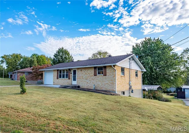 Photo 1 of Single family home for sale at 409 County Rd 345, Jackson, MO 63755 | MLS# MIS26068006 | Listing updated on 2026-10-27