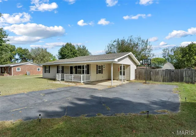 Photo 2 of Single family home for sale at 39774 Bernard Rd, Malden, MO 63863 | MLS# MIS26068014 | Listing updated on 2026-10-22