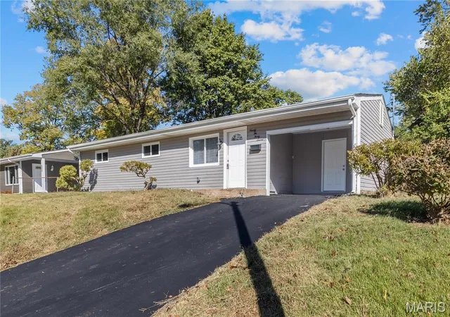 Photo 1 of Single family home for sale at 9237 Harold Dr, Saint Louis, MO 63134 | MLS# MIS26068015 | Listing updated on 2026-10-26