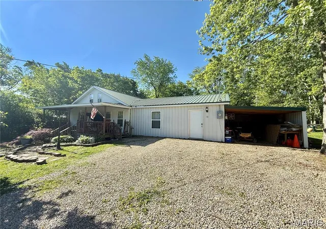Photo 1 of Single family home for sale at 723 Ada St, Bismarck, MO 63624 | MLS# MIS26068018 | Listing updated on 2026-10-26