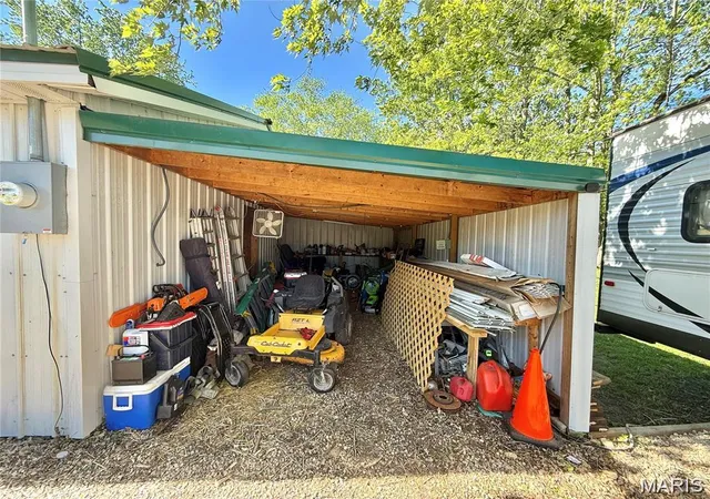 Photo 4 of Single family home for sale at 723 Ada St, Bismarck, MO 63624 | MLS# MIS26068018 | Listing updated on 2026-10-26