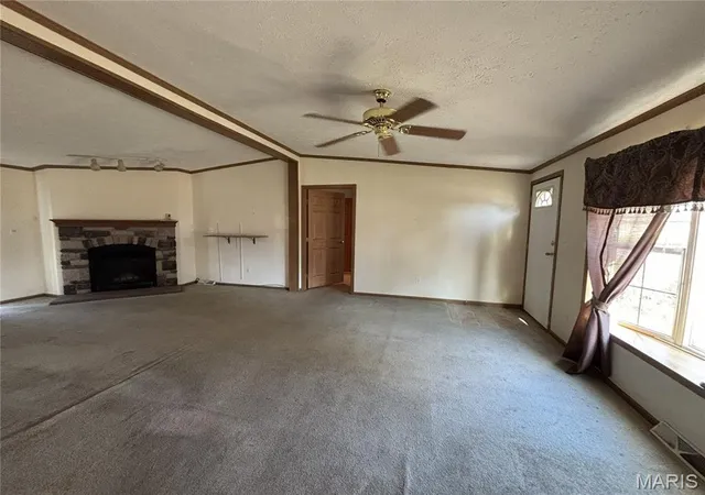 Photo 1 of Single family home for sale at 201 W Page St, Vandalia, MO 63382 | MLS# MIS26068019 | Listing updated on 2026-10-22