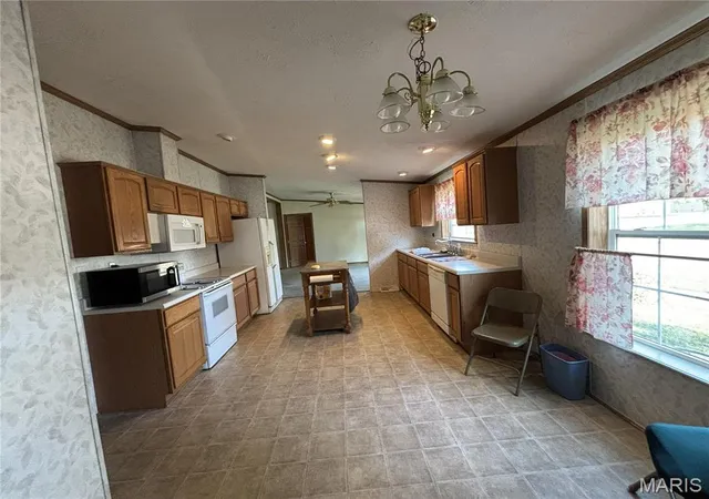 Photo 2 of Single family home for sale at 201 W Page St, Vandalia, MO 63382 | MLS# MIS26068019 | Listing updated on 2026-10-22