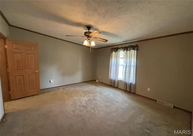 Photo 3 of Single family home for sale at 201 W Page St, Vandalia, MO 63382 | MLS# MIS26068019 | Listing updated on 2026-10-22