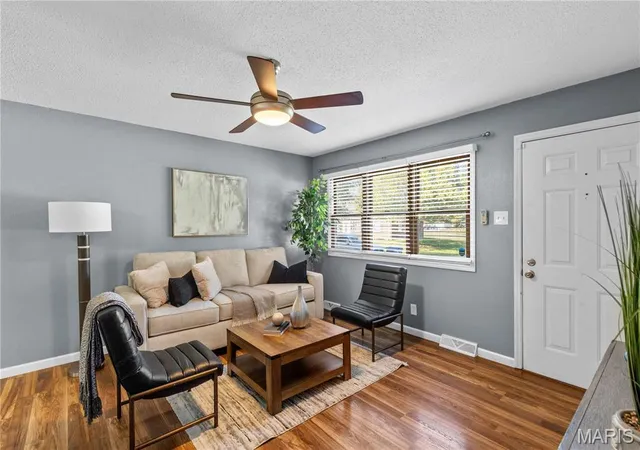 Photo 2 of Single family home for sale at 11 Charlotte Dr, Florissant, MO 63031 | MLS# MIS26068024 | Listing updated on 2026-10-29