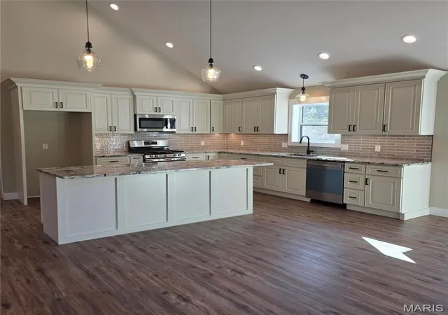 Photo 4 of Single family home for sale at 854 County Rd 4180, Salem, MO 65560 | MLS# MIS26068033 | Listing updated on 2026-10-23