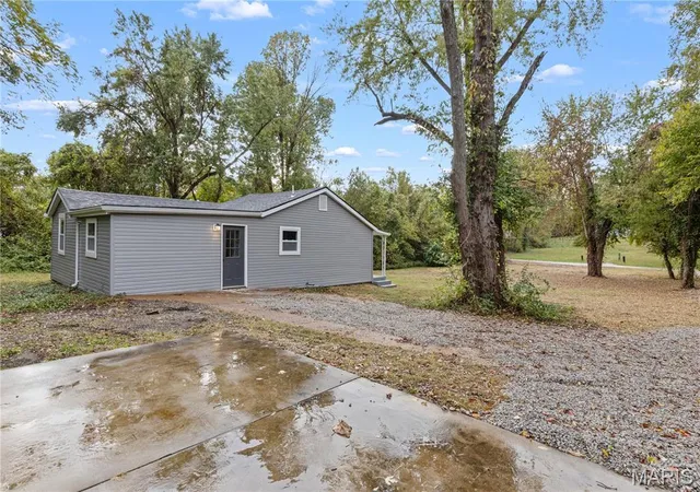 Photo 3 of Single family home for sale at 9810 Jacobi Ave, Saint Louis, MO 63136 | MLS# MIS26068041 | Listing updated on 2026-10-27