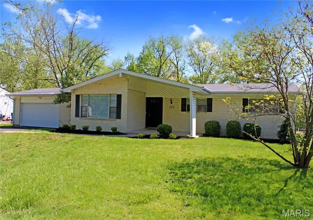 Single family home for sale at 222 Pleasant Grv Ave, Ballwin, MO 63011 | MLS# MIS26068045