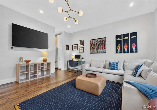 Photo 4 of Townhouse for sale at 215 Sarah St #7, Saint Louis, MO 63108 | MLS# MIS26068046 | Listing updated on 2026-10-29