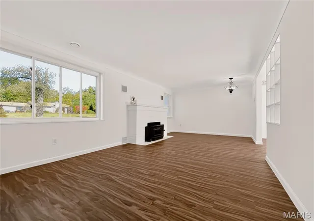 Photo 2 of Sale Pending at 8124 Packard Ave, Saint Louis, MO 63134 | MLS# MIS26068048 | Listing updated on 2026-10-26