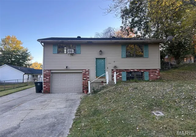 Single family home for sale at 1767 Northwoods Ct, Cape Girardeau, MO 63701 | MLS# MIS26068049