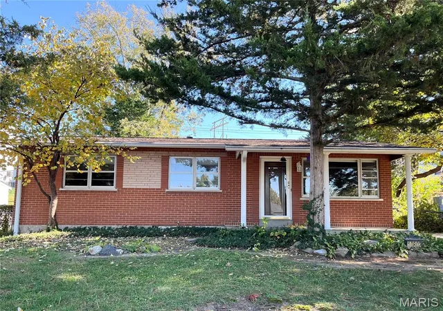 Single family home for sale at 10802 Antrill Dr, Saint Louis, MO 63123 | MLS# MIS26068054