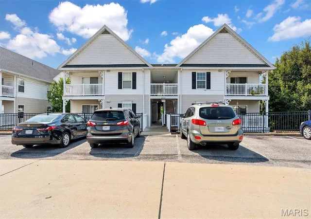 Condo for sale at 2470 Lampong Dr #300A, Saint Louis, MO 63125 | MLS# MIS26068060