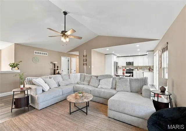 Photo 4 of Single family home for sale at 1535 Kiesha Ln, Farmington, MO 63640 | MLS# MIS26068065 | Listing updated on 2026-10-22