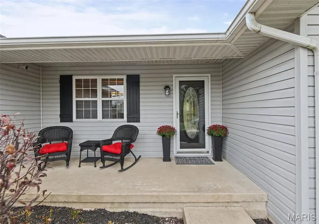 Photo 4 of Single family home for sale at 106 Elm Dr, Edwardsville, IL 62025 | MLS# MIS26068086 | Listing updated on 2026-10-29