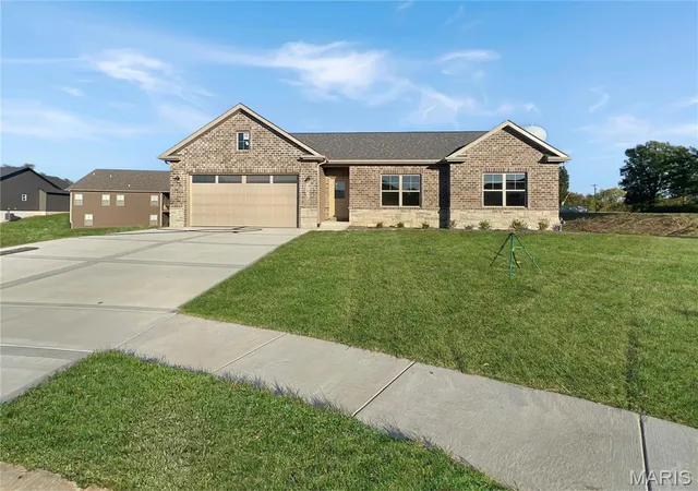 Photo 1 of Single family home for sale at 1816 Wellington Ln, Maryville, IL 62062 | MLS# MIS26068088 | Listing updated on 2026-10-26