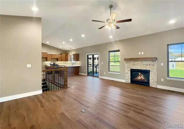 Photo 3 of Single family home for sale at 1816 Wellington Ln, Maryville, IL 62062 | MLS# MIS26068088 | Listing updated on 2026-10-26