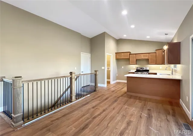 Photo 4 of Single family home for sale at 1816 Wellington Ln, Maryville, IL 62062 | MLS# MIS26068088 | Listing updated on 2026-10-26