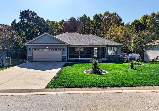 Photo 1 of Single family home for sale at 132 Sycamore Dr, Saint Robert, MO 65584 | MLS# MIS26068104 | Listing updated on 2026-10-29