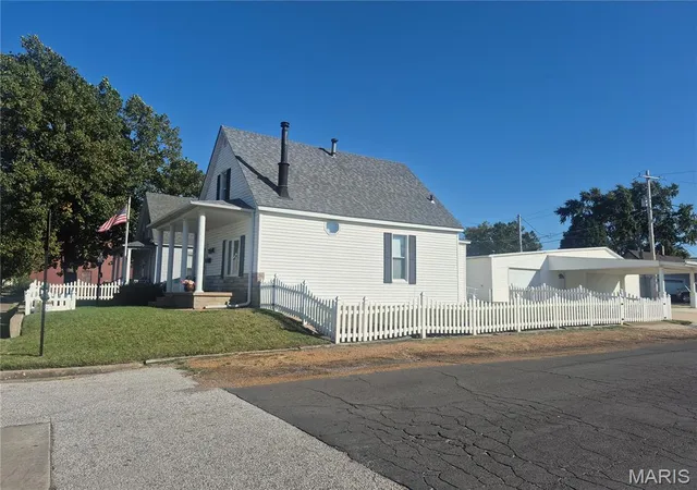 Photo 4 of Single family home for sale at 2507 Denver St, Granite City, IL 62040 | MLS# MIS26068108 | Listing updated on 2026-10-27