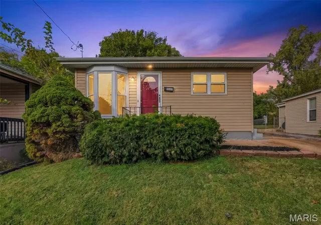 Photo 2 of Single family home for sale at 9937 Brook Ave, Saint Louis, MO 63125 | MLS# MIS26068112 | Listing updated on 2026-10-29