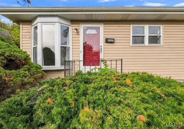 Photo 3 of Single family home for sale at 9937 Brook Ave, Saint Louis, MO 63125 | MLS# MIS26068112 | Listing updated on 2026-10-29