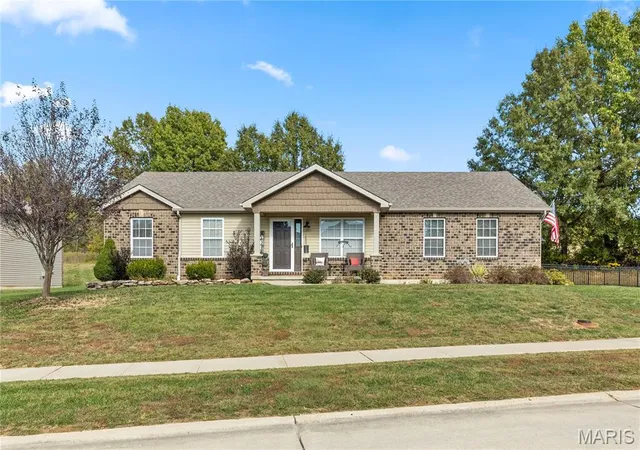 Photo 1 of Single family home for sale at 1602 Spring Ml Dr, Wentzville, MO 63385 | MLS# MIS26068134 | Listing updated on 2026-10-30