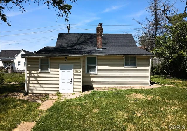 Photo 1 of Single family home for sale at 8539 Robin Ave, Saint Louis, MO 63147 | MLS# MIS26068138 | Listing updated on 2026-10-23