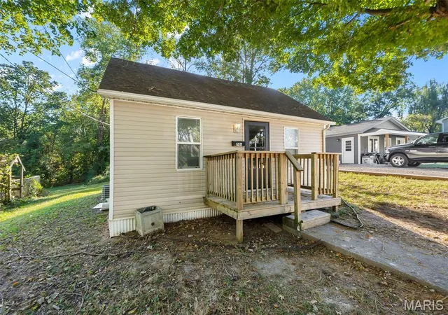 Photo 2 of Sale Pending at 708 N Hope St, Jackson, MO 63755 | MLS# MIS26068146 | Listing updated on 2026-10-27